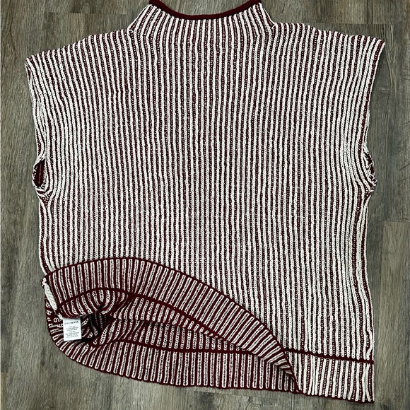 New In Women’s Striped Maroon and White Tunic Top Size Large - Picture 5 of 8